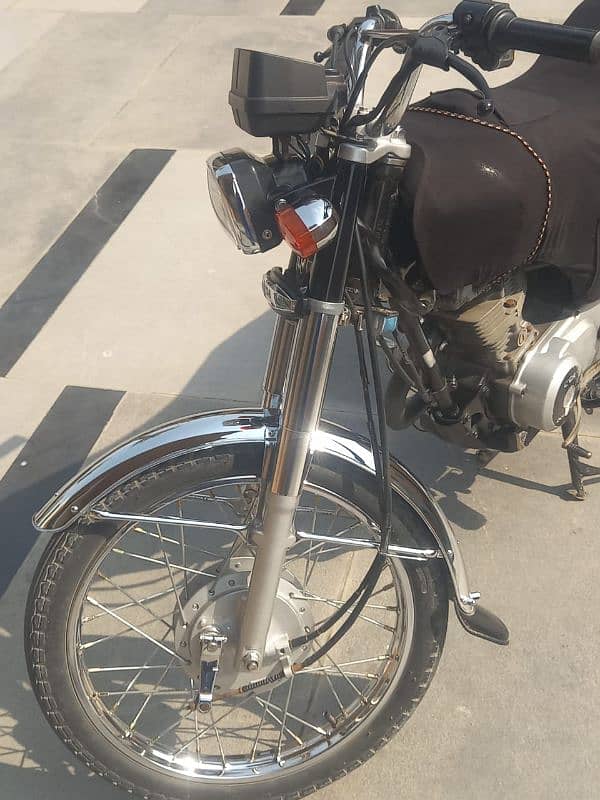 Honda cg 125 black color all clear 4