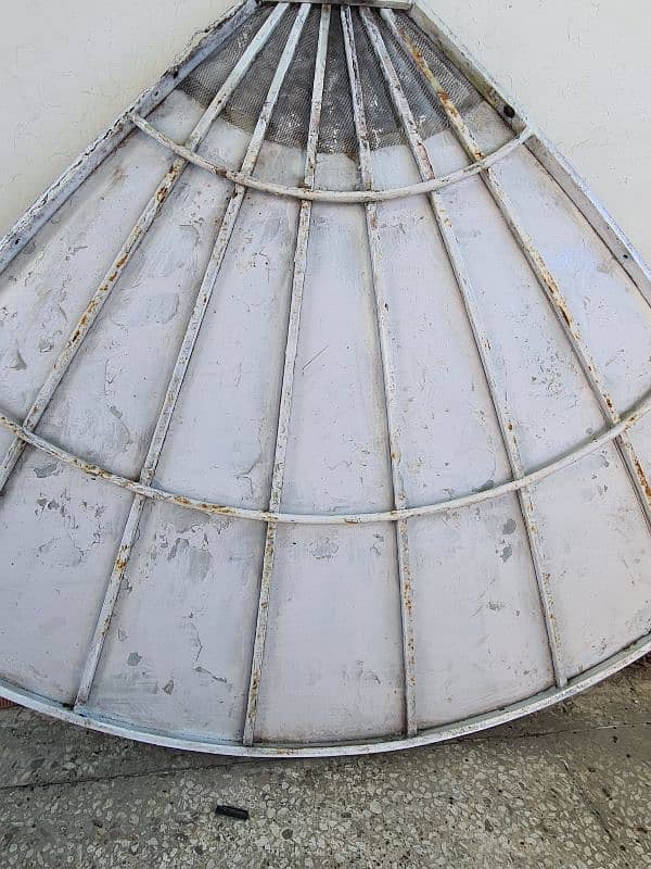 Large 8 ft dish. BRANDED SHABBIR DISH. . 7