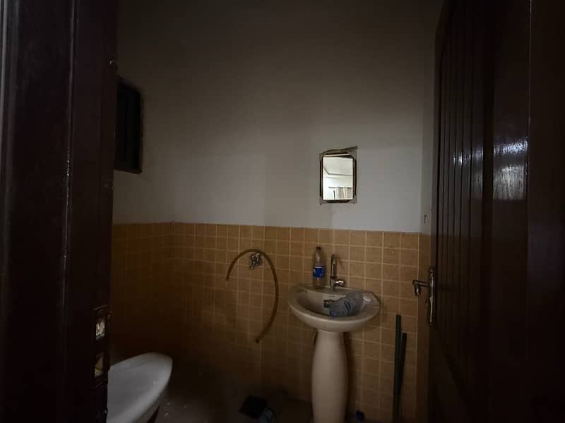 1 Room Attached washroom 2