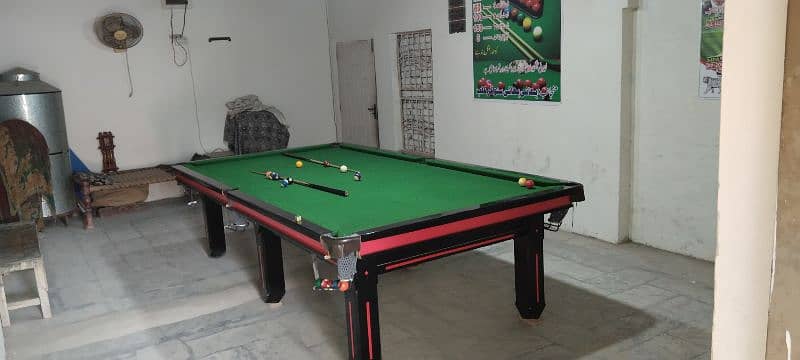 outstanding billiard /snooker table 1