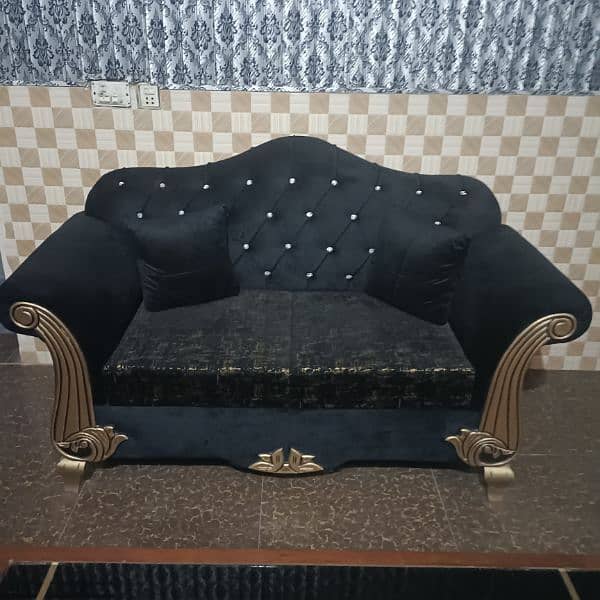 Ala quality ka sofa and table 0