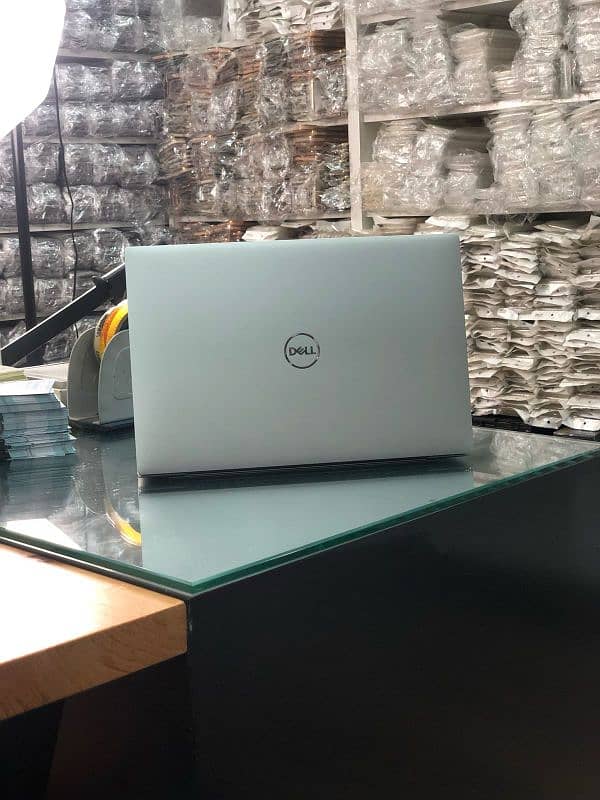 Dell. Xps 9380 intel i7.8th genration 4