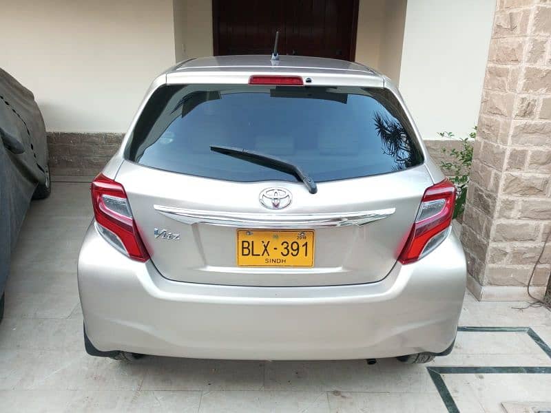 Toyota Vitz 2015 reg 2018 Only 79000kms 100% Original Geniune in DHA 5