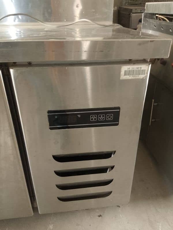 under counter chiller imported 5feet stel pizza oven dough mixer fryer 6