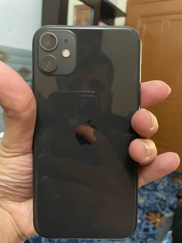 iphone 11 64gb in very good condition 1