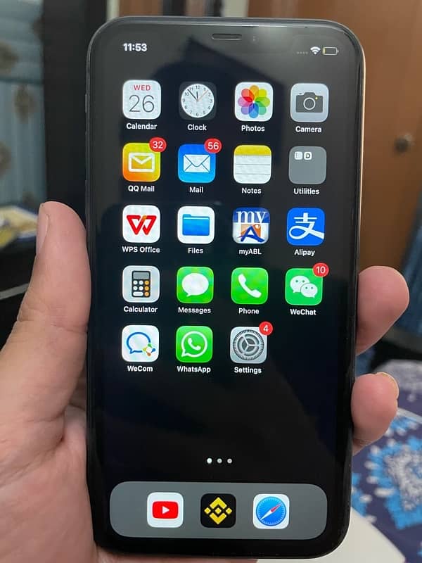 iphone 11 64gb in very good condition 2