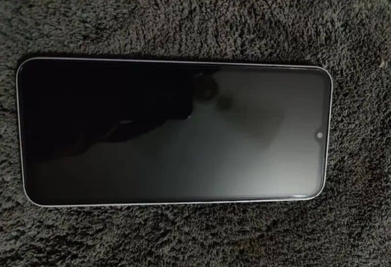 Samsung A14 non PTA . 4.128gb box aur charger Nahin Hai condition theek 0