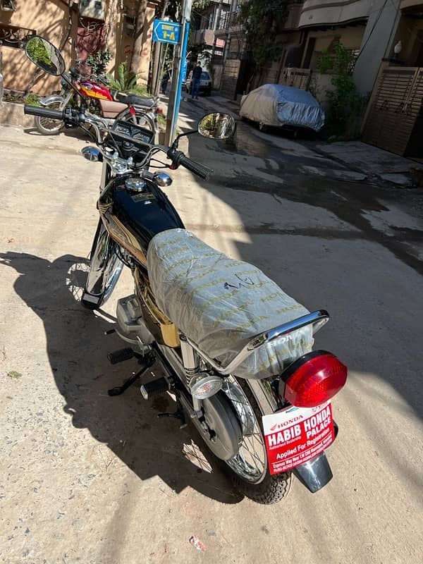 HONDA CG 125 special gold edition. 3