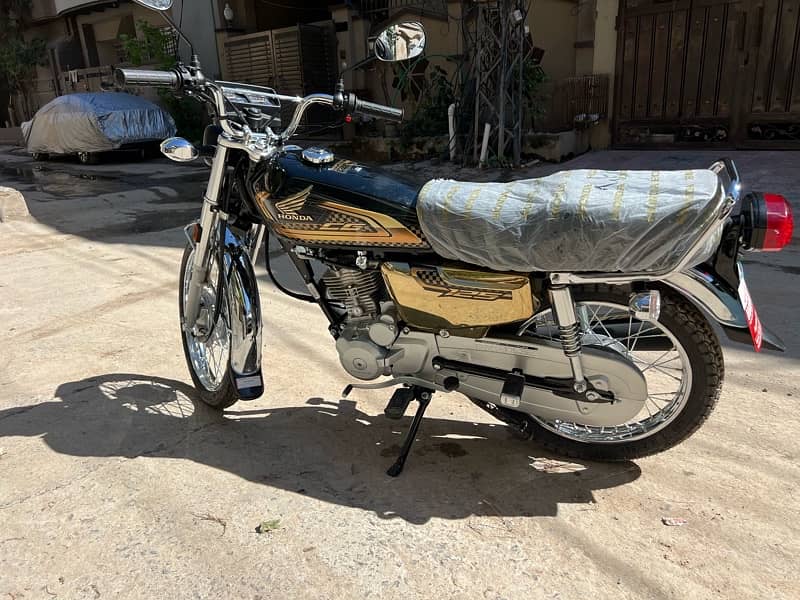 HONDA CG 125 special gold edition. 4