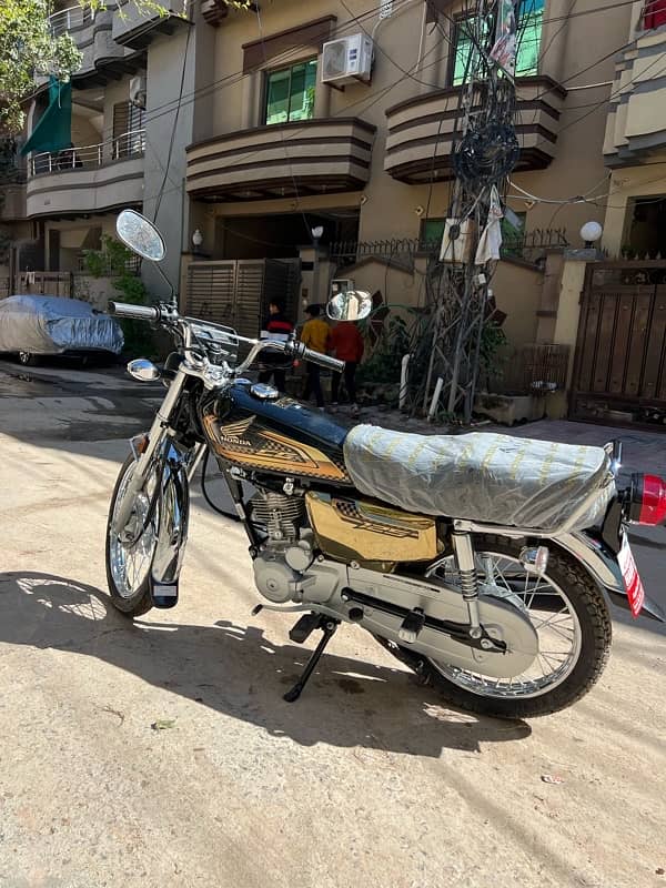 HONDA CG 125 special gold edition. 5