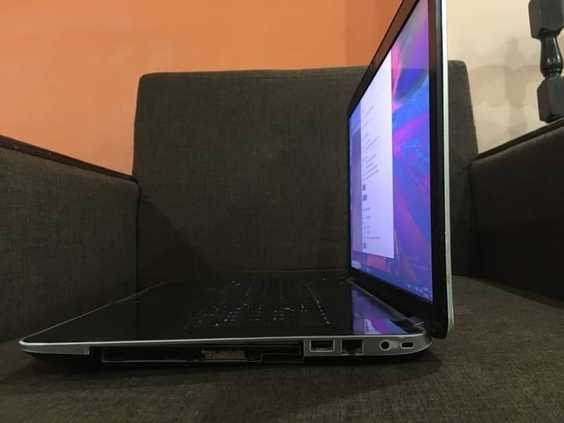 HP full size laptop 0