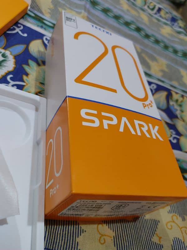 Techno Spark 20 pro Plus Edge 16/256gb Whatsapp 0306-7729171 9