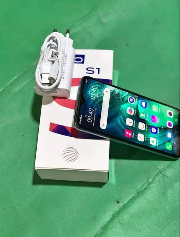 Vivo S1 4/128 10/10 condition 0