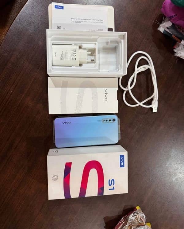 Vivo S1 4/128 10/10 condition 3