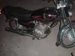 Honda 125 2016 in Good condition one hand use