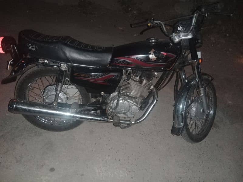 Honda 125 2016 in Good condition one hand use 2