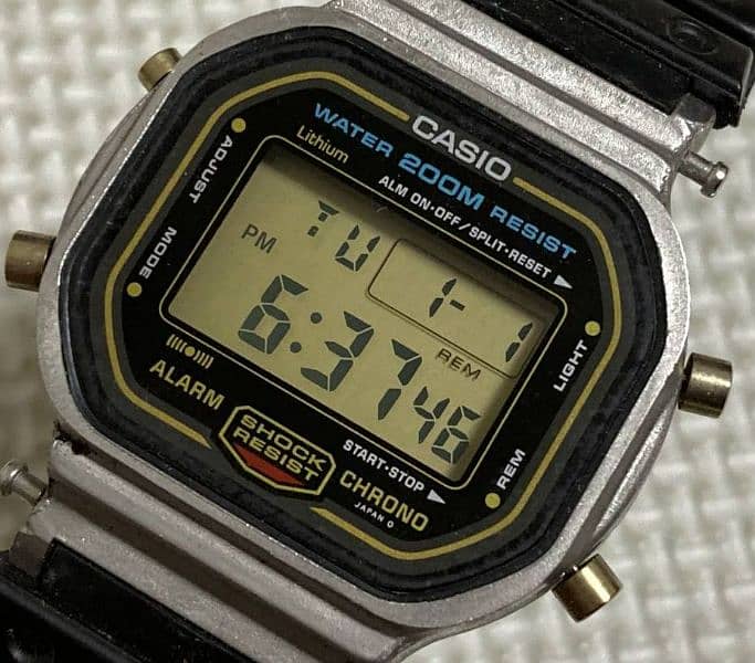 Casio  G Shock DW 5600 11