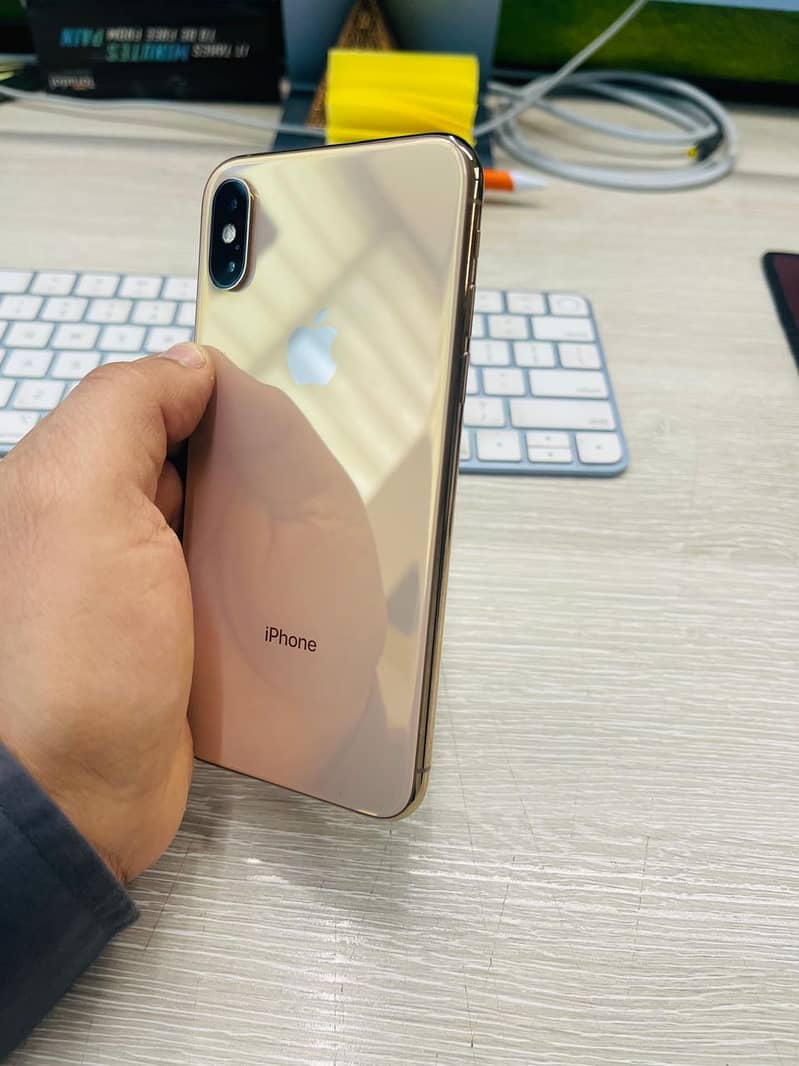 iphone xs 64gb gold 0