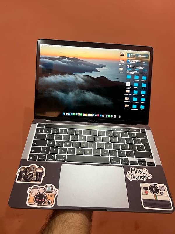 MacBook Pro m2 2022 3