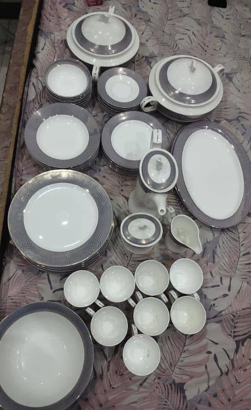 Brand New Wedgwood 61 Pcs Dinner set 8 persons 0