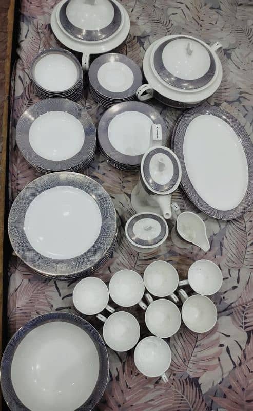 Brand New Wedgwood 61 Pcs Dinner set 8 persons 2