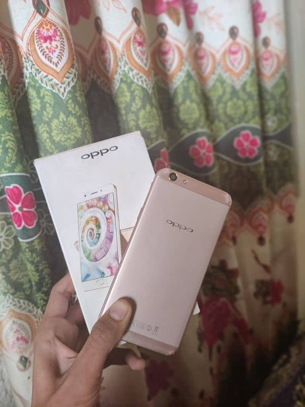 OPPO F1S 4GB 64GB 0-3-4-0-4-4-7-7-7-6-8 0