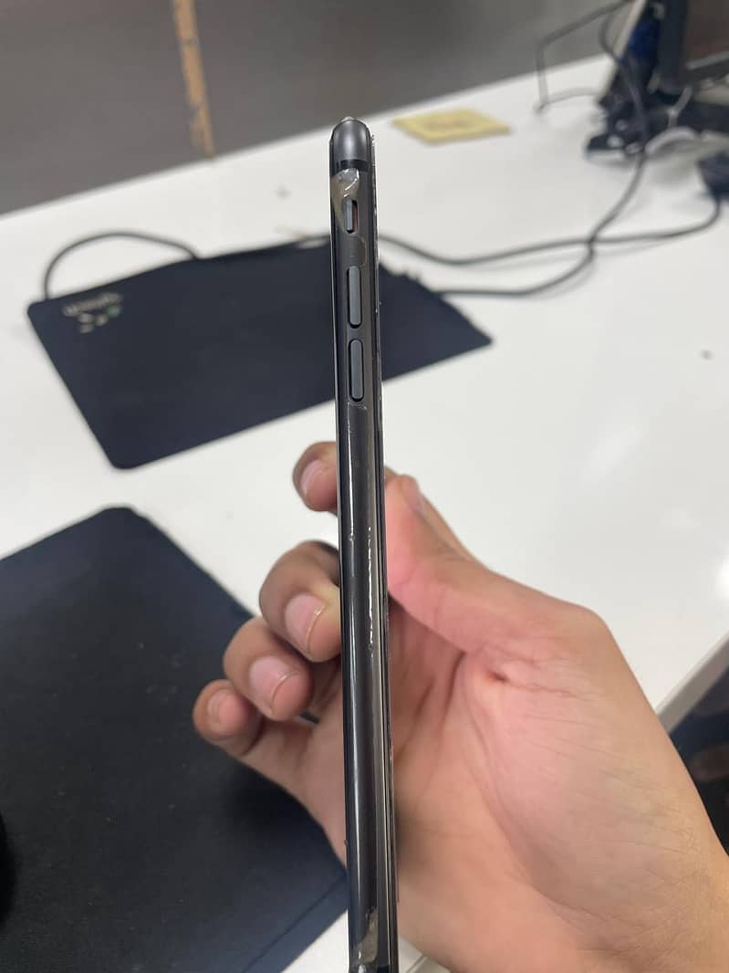 Apple iPhone 8 Plus 2