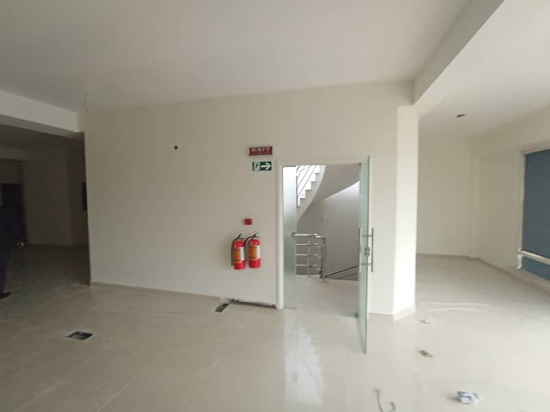 8 Marla FULL PLAZA FOR RENT, TOP Location For Brands Y Block Phase 3 DHA 16