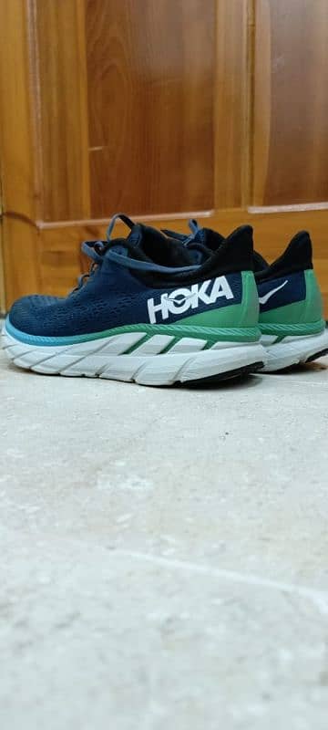 hooka size 9.5  44  price onlye 9000 2