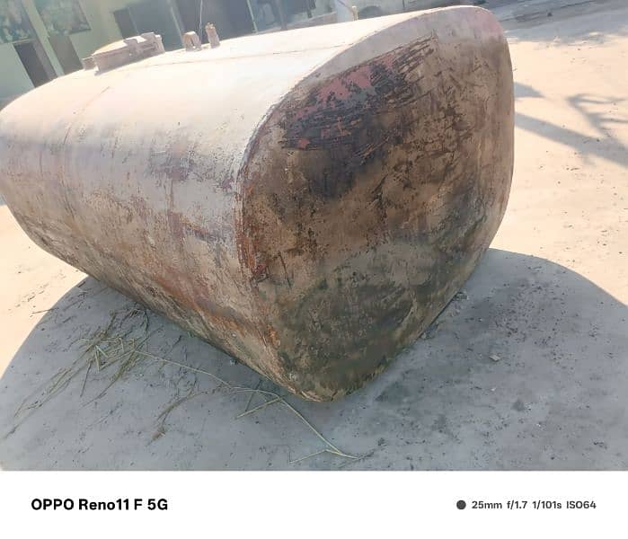 diesel tank 5600 Litter 1