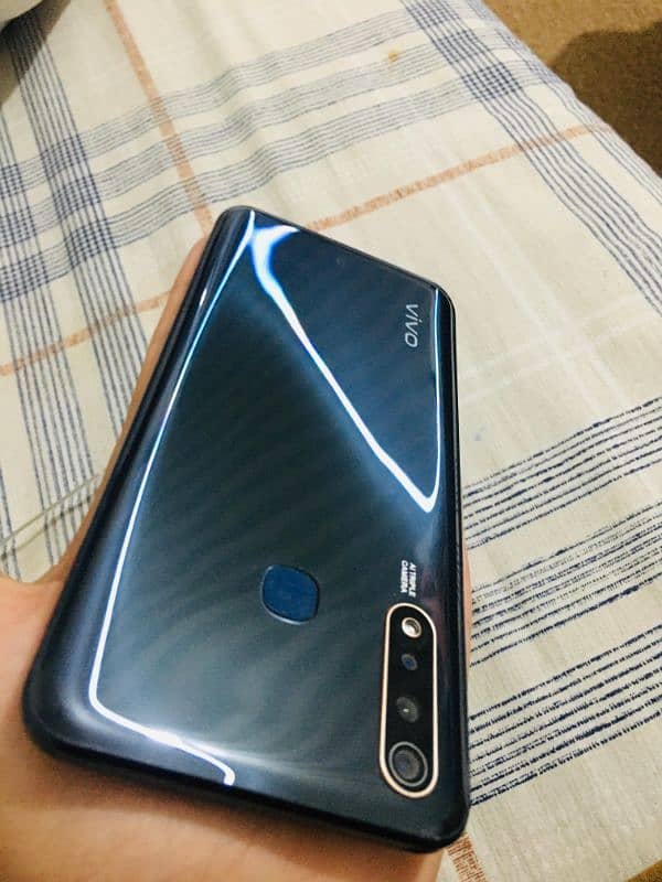 8 256 10 by 10 vivo mobile 5