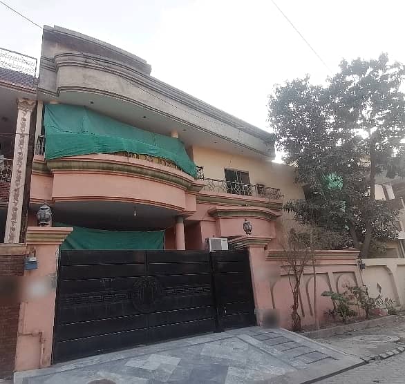 Spacious House Is Available For sale In Ideal Location Of Marghzar Officers Colony 1