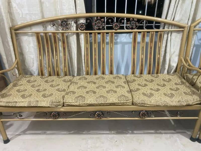 Used  Iron sofa set  For sell urgently 0