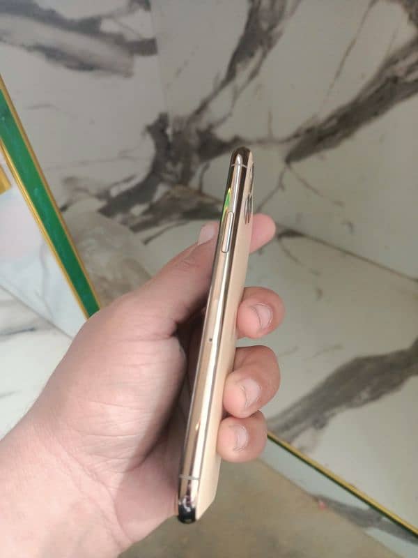 I phone 11 pro 256gb Gold Colour 86 Battery Health 2