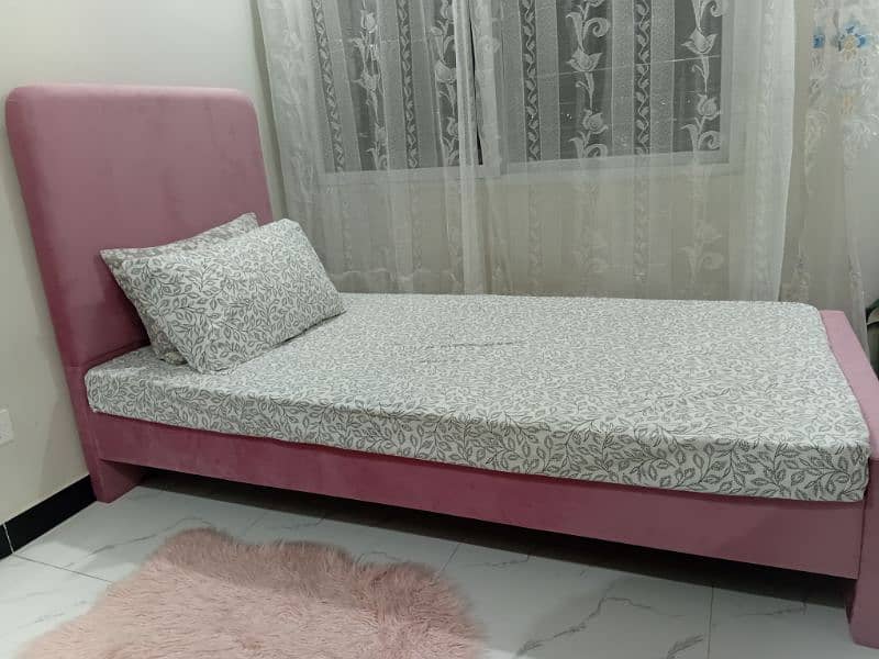 Cute Pink bed with Mattress 0