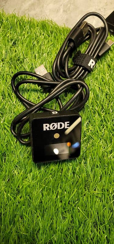 RODE wireless go ii mic and go 1 mic receiver go 2 mic transmitter 1