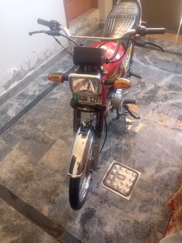 Honda 70 cc bike 3