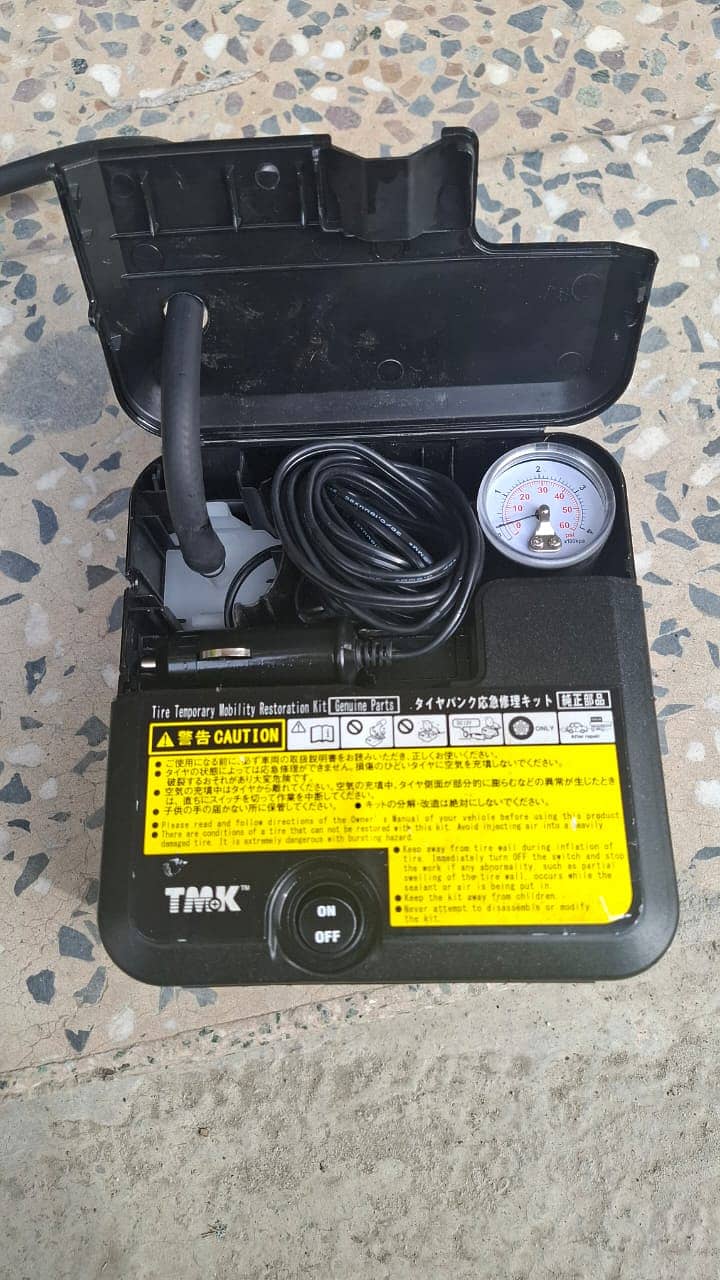 CAR INFLATOR /AIR PUMP JAPANI 7