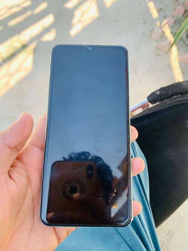 realme c51 10by 10  4 64 warranty bhi pari Hogi. location Nawakot 4