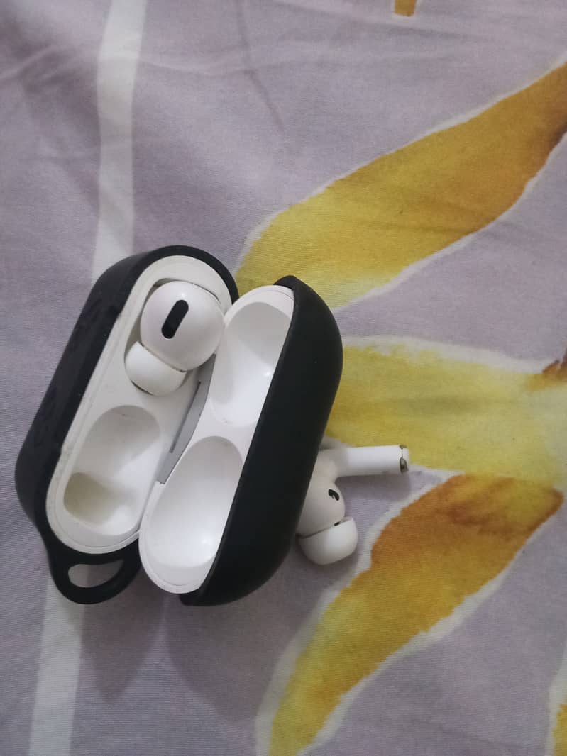 Rough condition urgen sale airpods 2