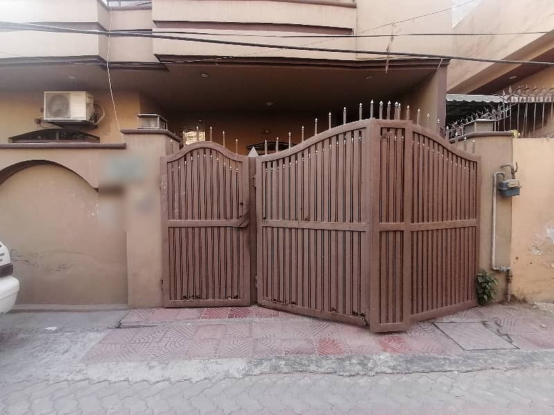 In Marghzar Officers Colony 8 Marla House For Sale 0