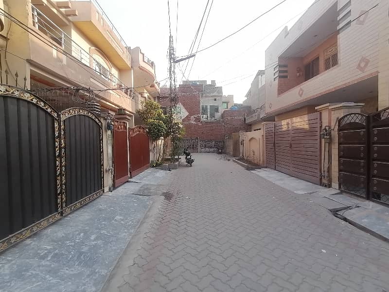 In Marghzar Officers Colony 8 Marla House For Sale 7