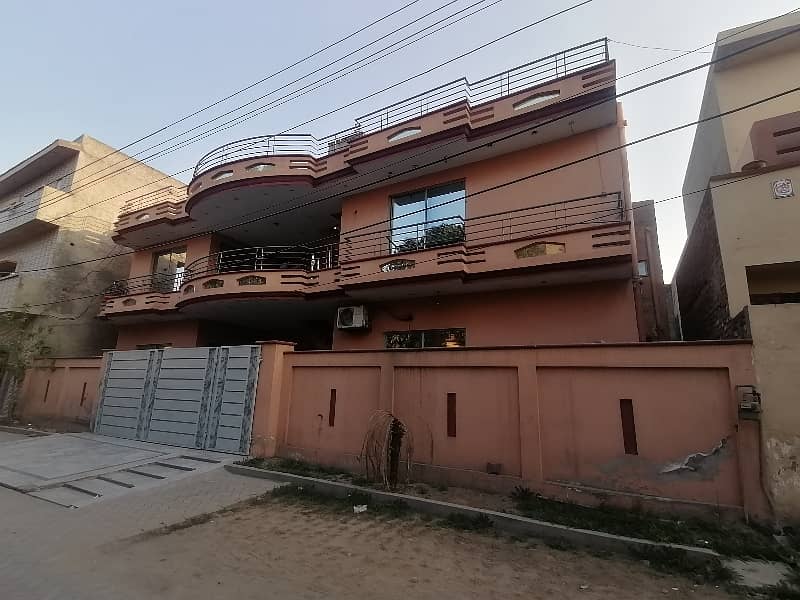 A Prime Location 10 Marla House Is Up For Grabs In Marghzar Officers Colony 2