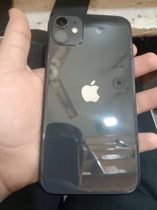 iPhone 11 64 gb memory alll ok water pack 0