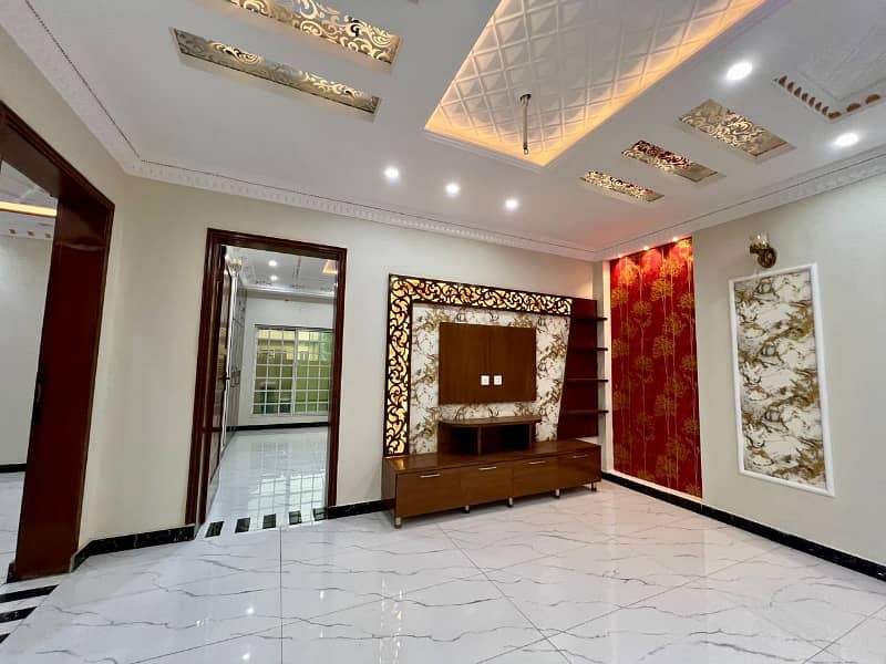 10 Marla Brand New House Available For Sale In Canal Garden Near Bahria Town Lahore 3