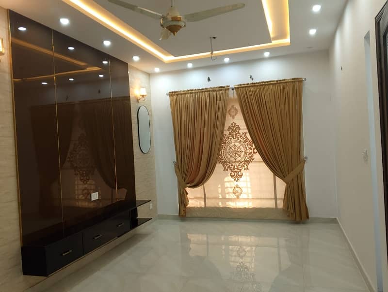 10 Marla House For Sale In Paragon City Lahore 21