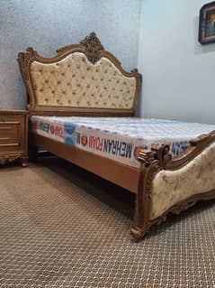 Carving bed set new Not used King size cinyoti style without mattris