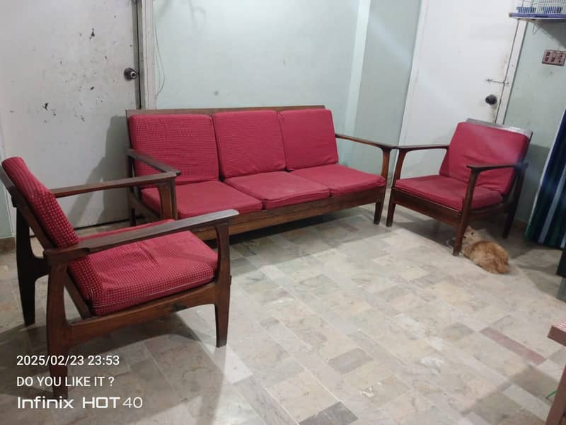 5 Seater sofa set for sell 0