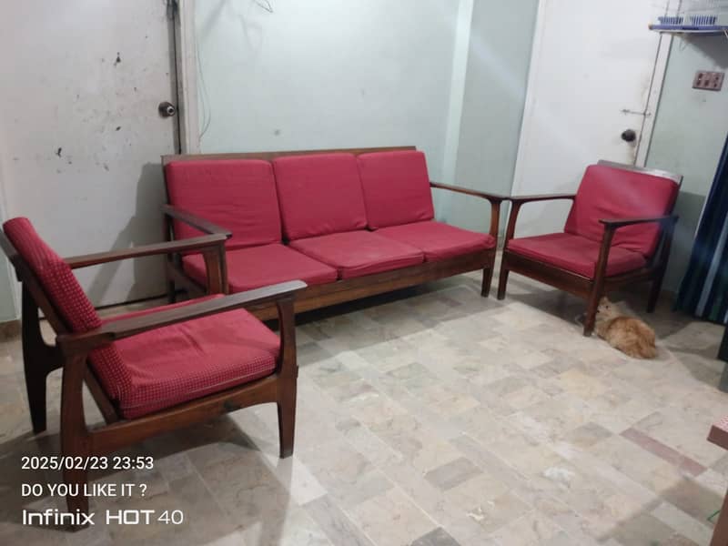 5 Seater sofa set for sell 1