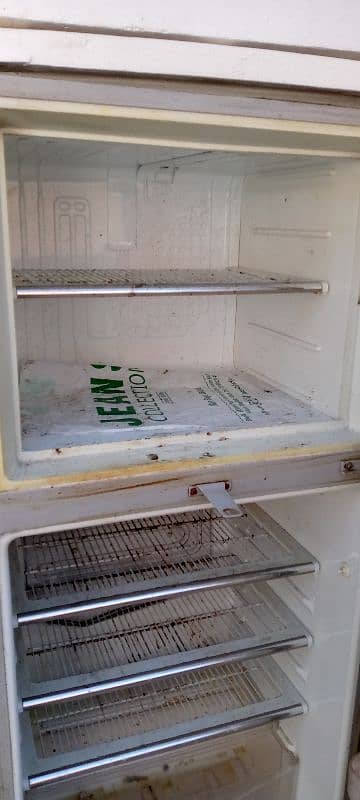 Dawlance fridge 100% working 3